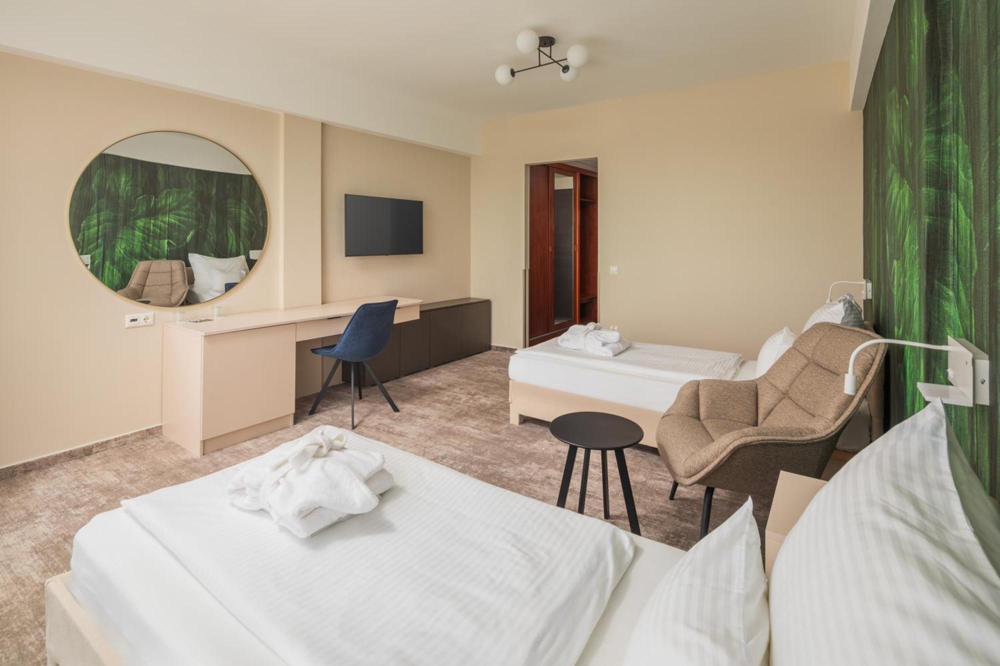 Hotel Atlantis Wellness & Conference Hajdúszoboszló Εξωτερικό φωτογραφία